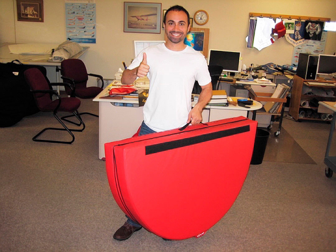 Boeing 737 FOD protection Intake Plug, folding type