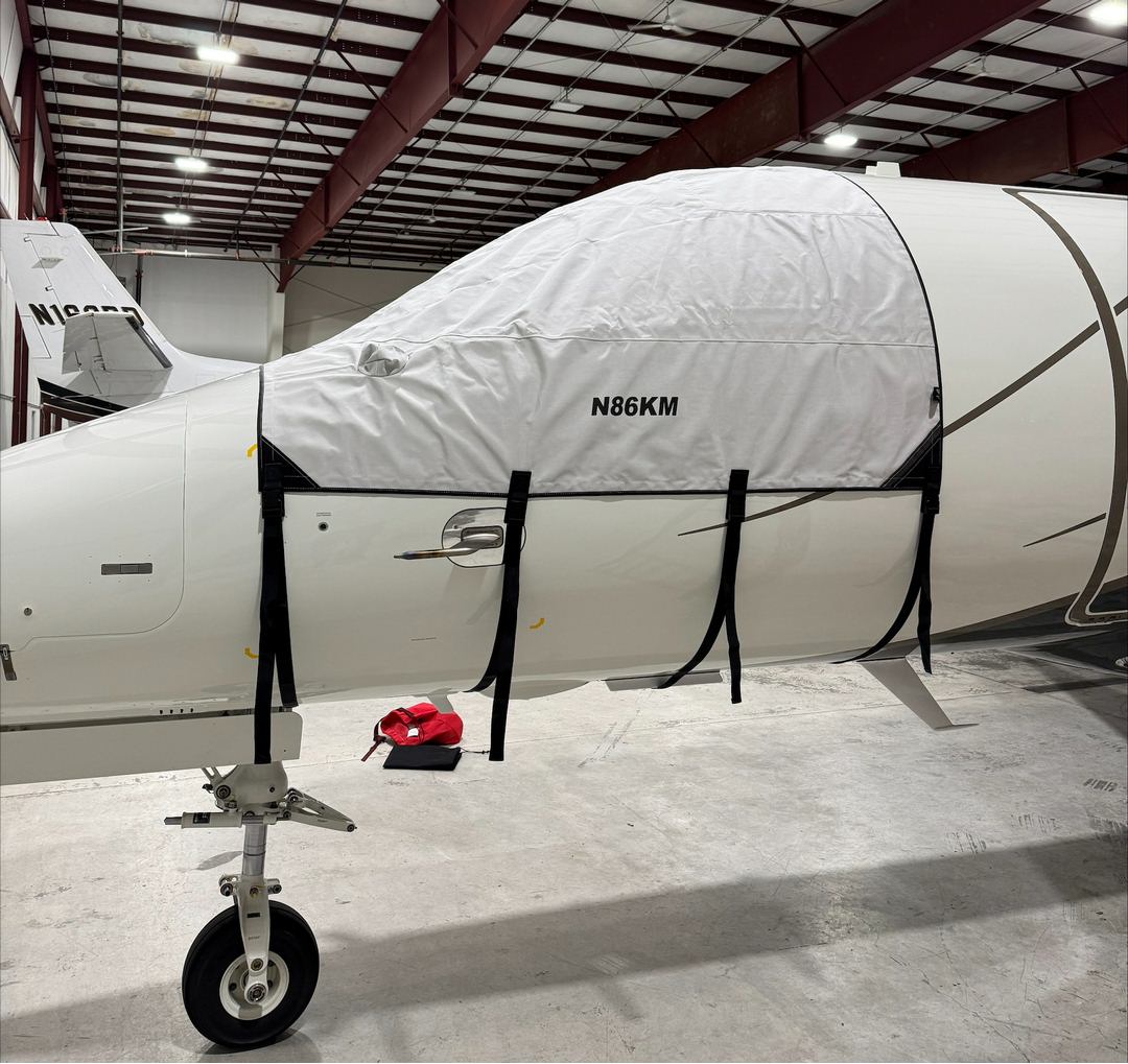 Phenom 300 Cockpit Cover
